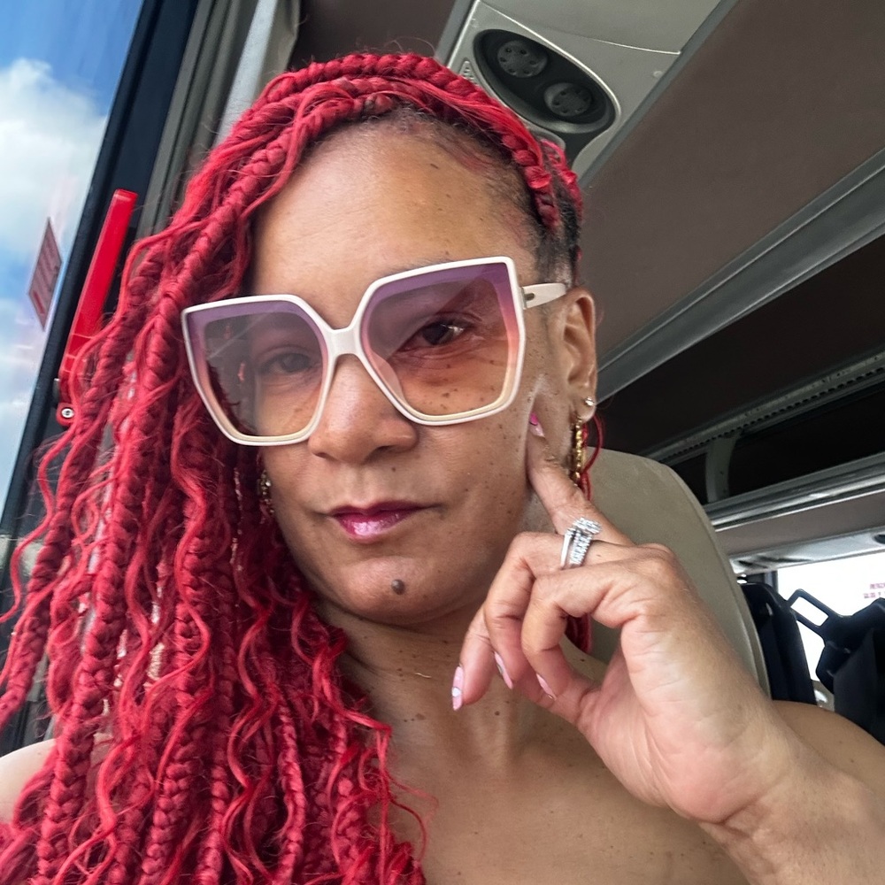 Meet your Posher, Lakisha.